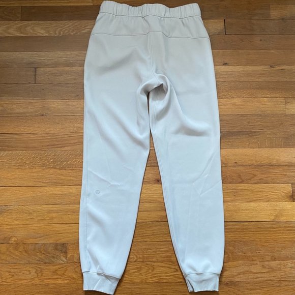 [Lululemon] On The Fly Woven Jogger Silverscreen LIKE NEW - Picture 6 of 8
